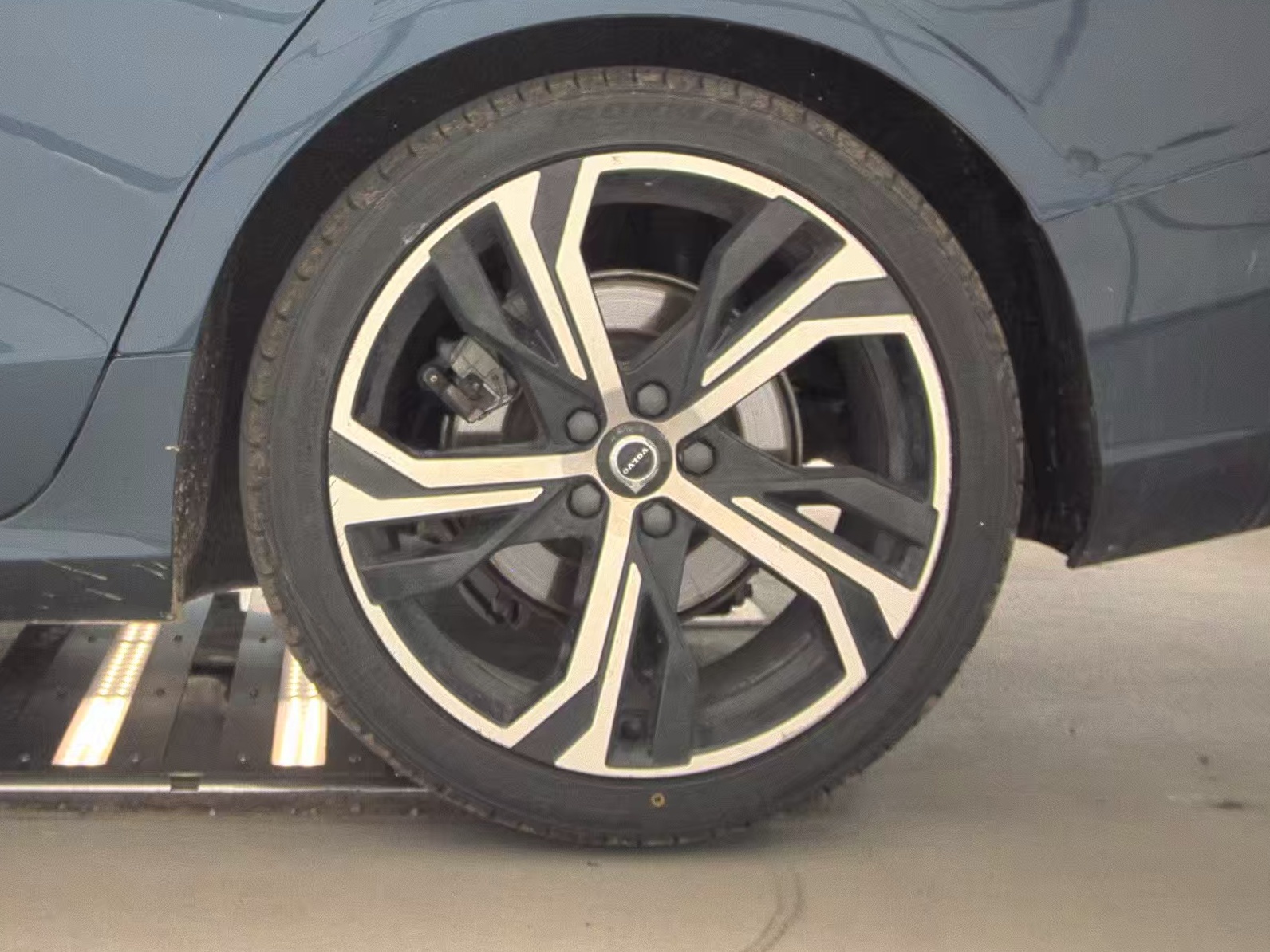 2024 Volvo S60 B5 Core AWD