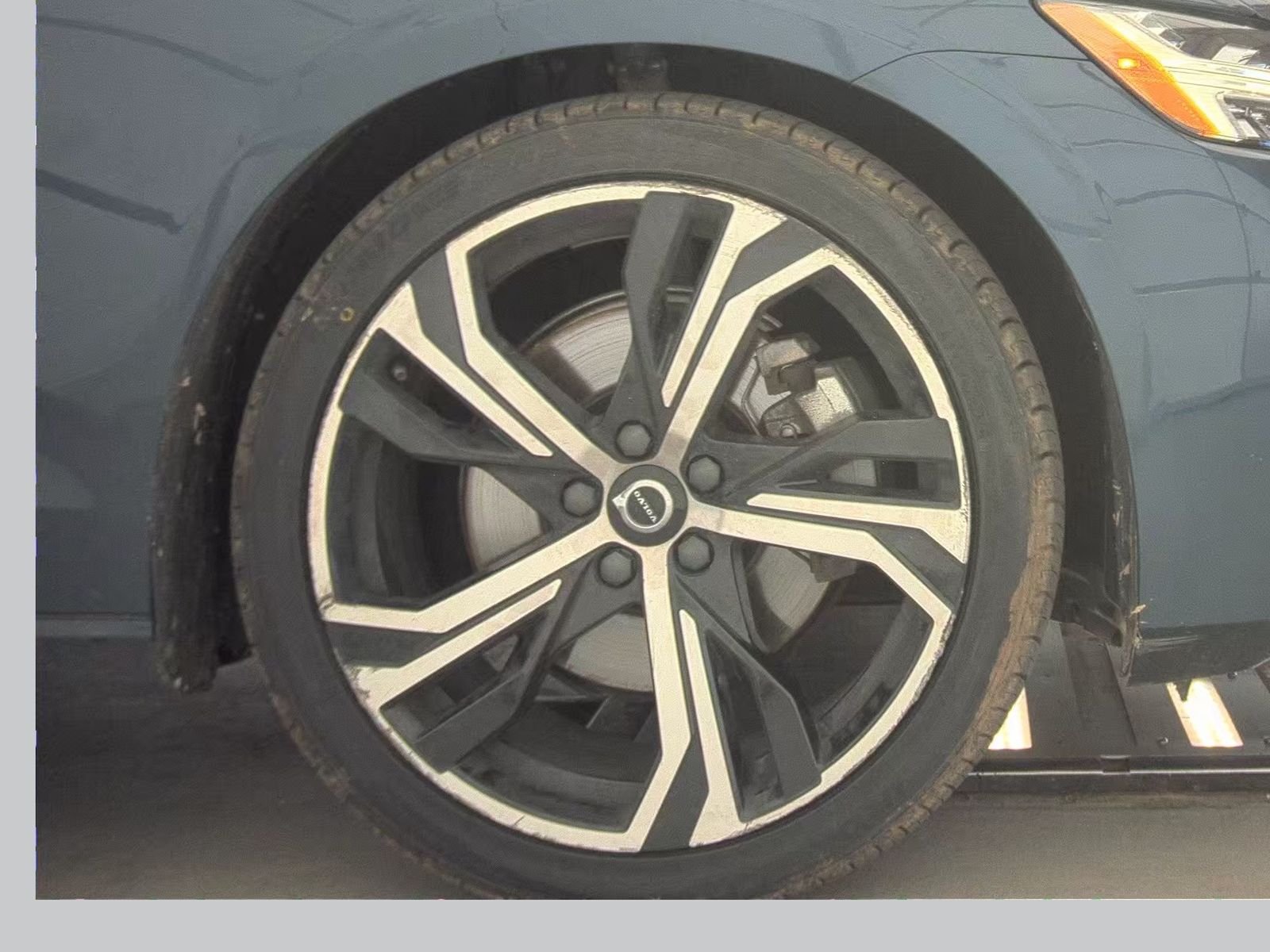 2024 Volvo S60 B5 Core AWD