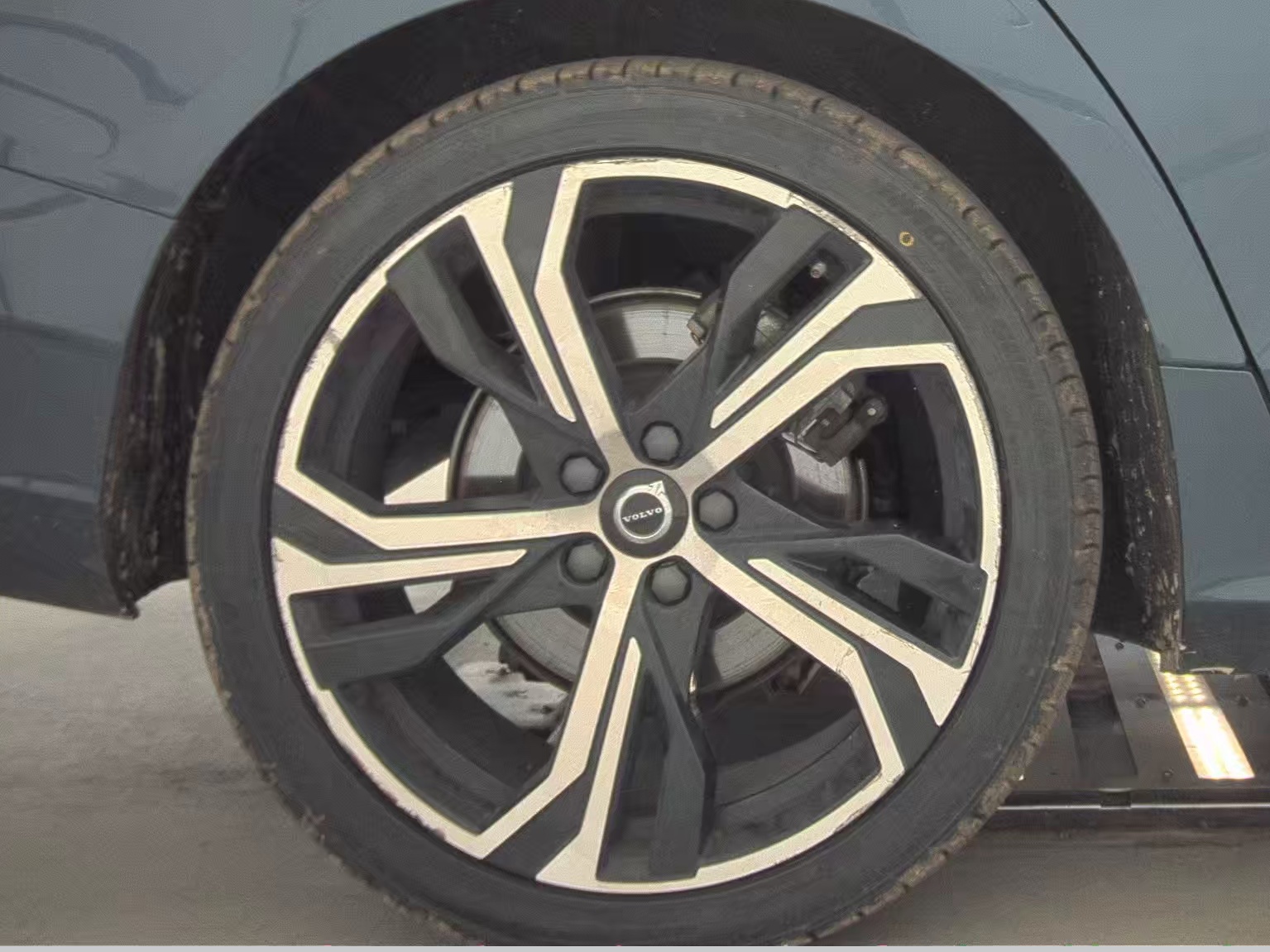 2024 Volvo S60 B5 Core AWD