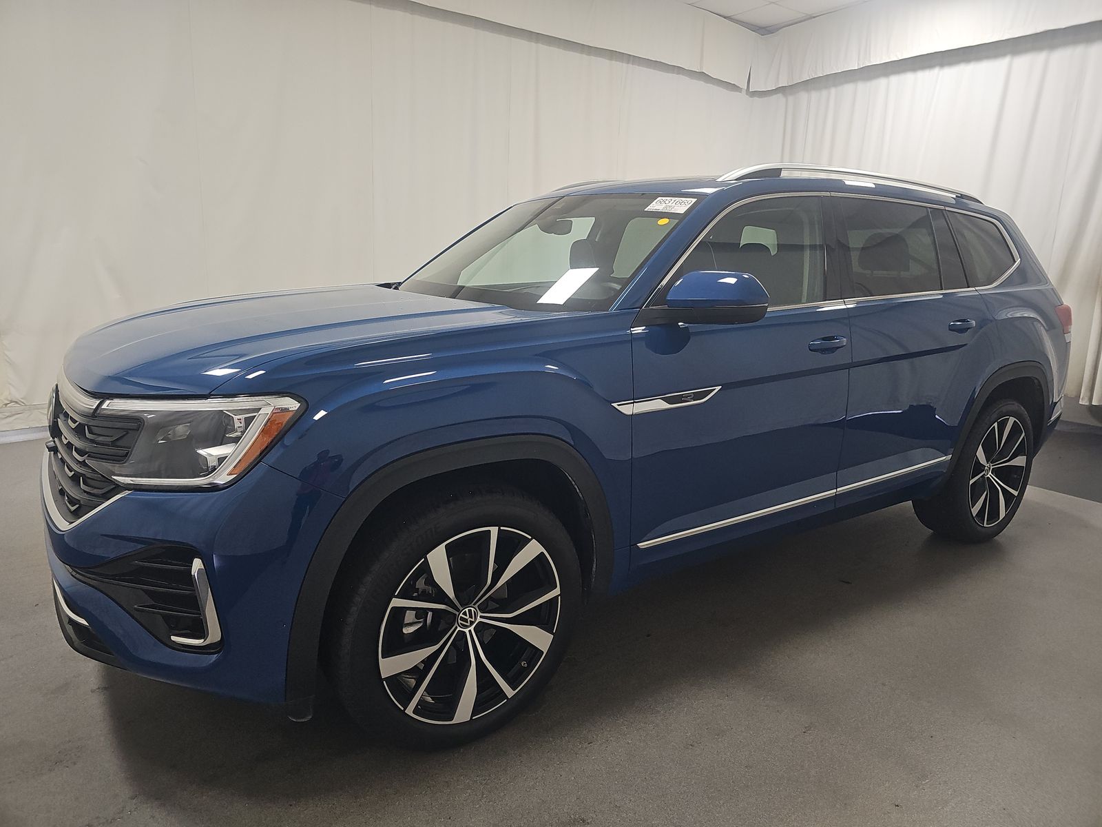 2025 Volkswagen Atlas 2.0T SEL Premium R-Line AWD