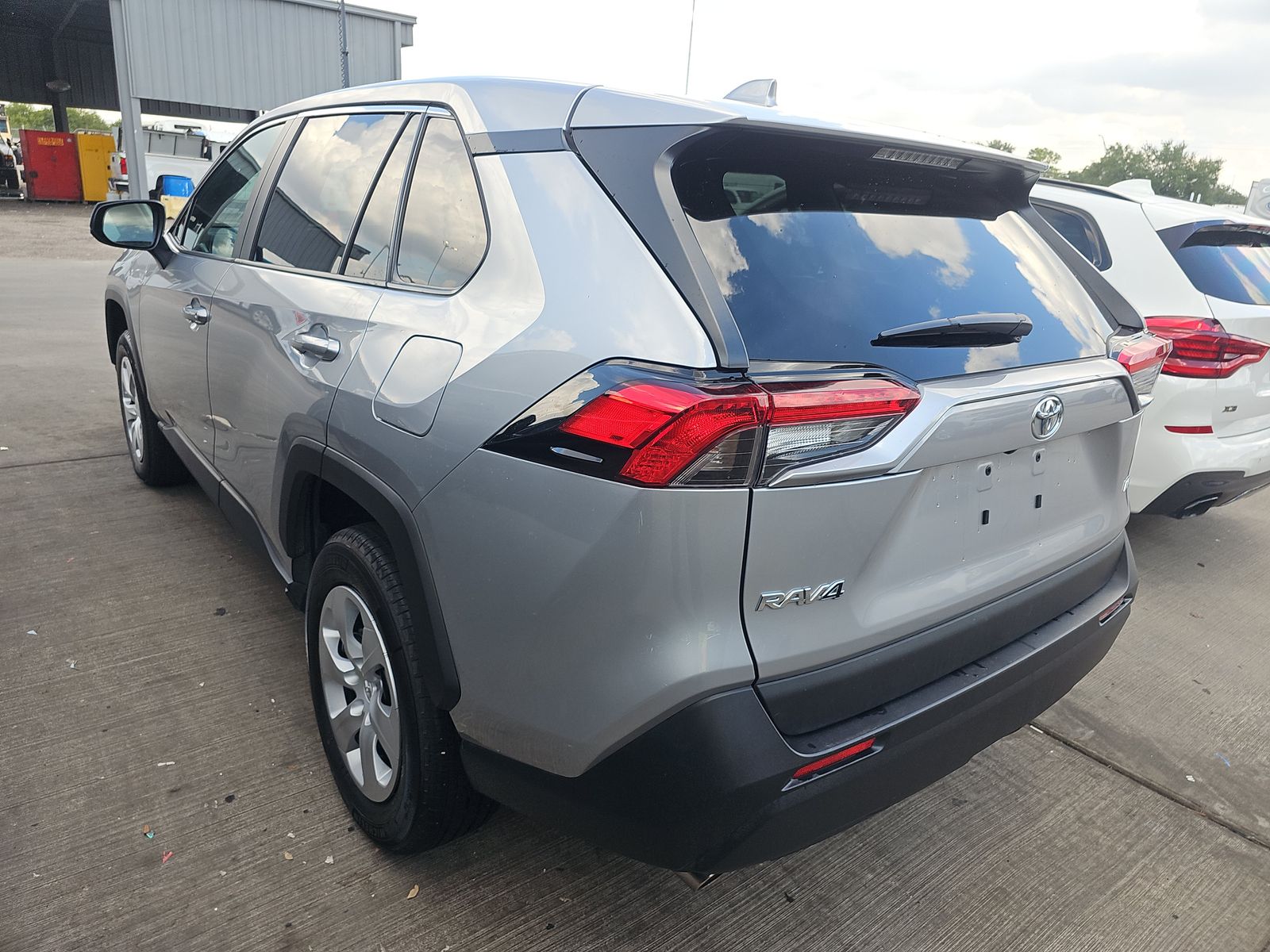 2025 Toyota RAV4 LE FWD