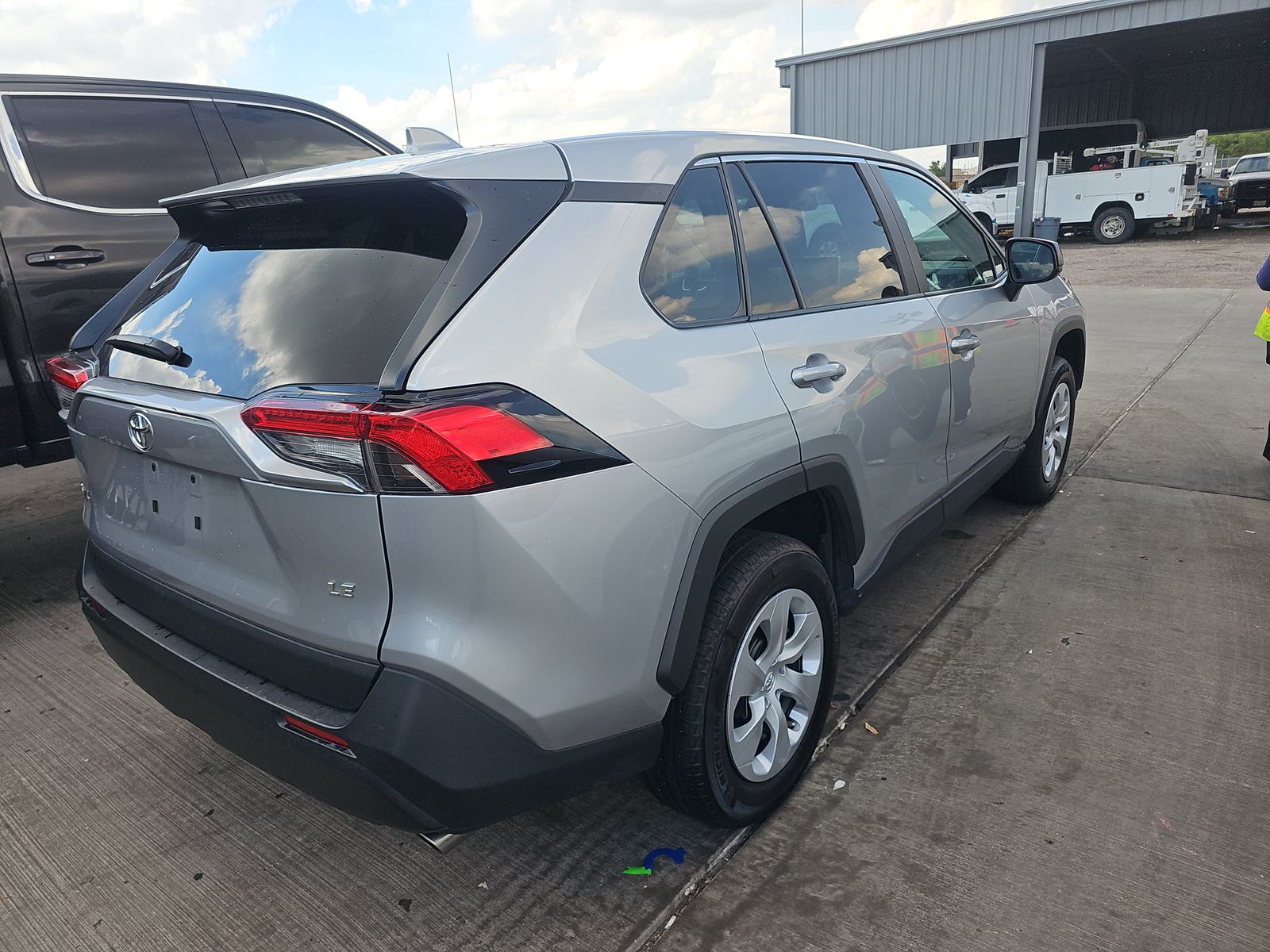 2025 Toyota RAV4 LE FWD