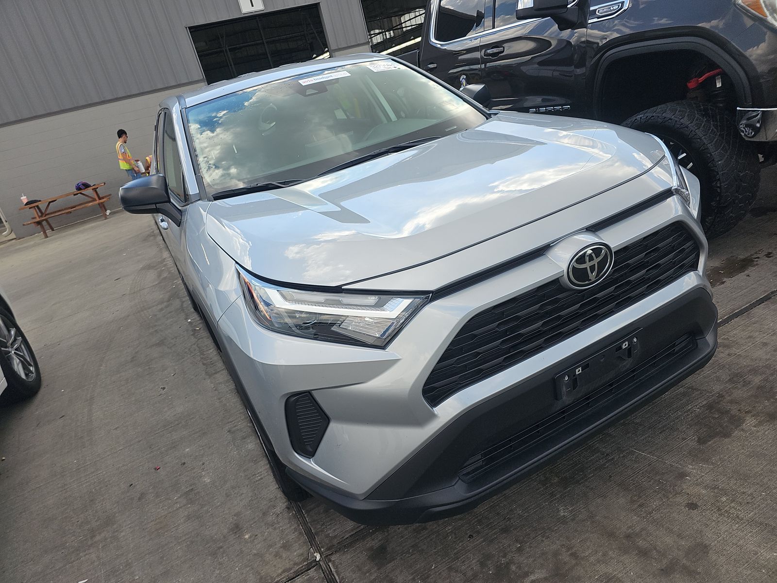 2025 Toyota RAV4 LE FWD