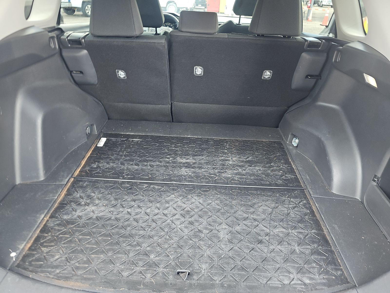 2025 Toyota RAV4 LE FWD