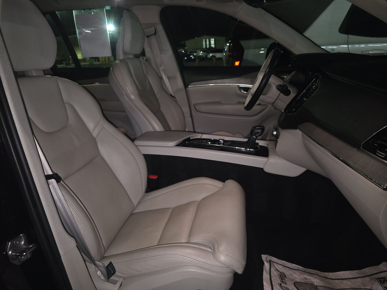 2022 Volvo XC90 T6 Inscription AWD