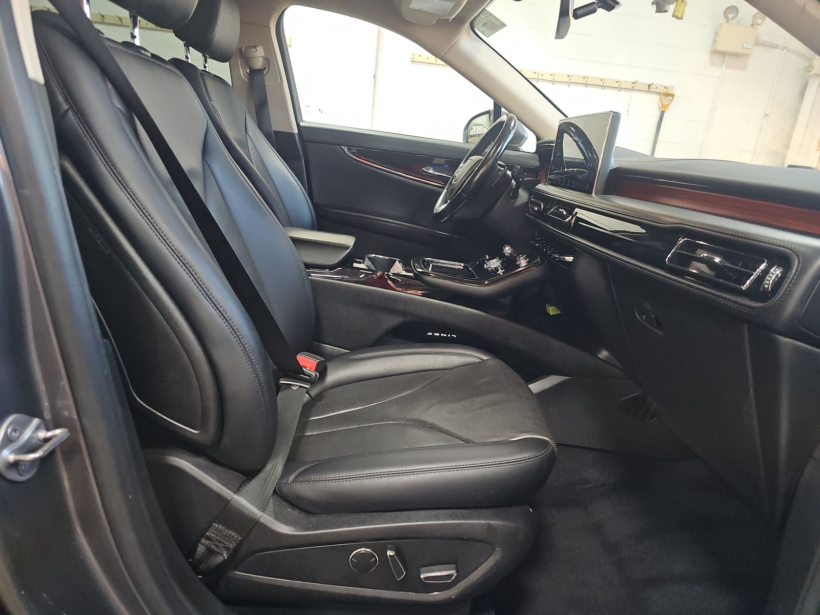 2022 Lincoln Nautilus Reserve AWD