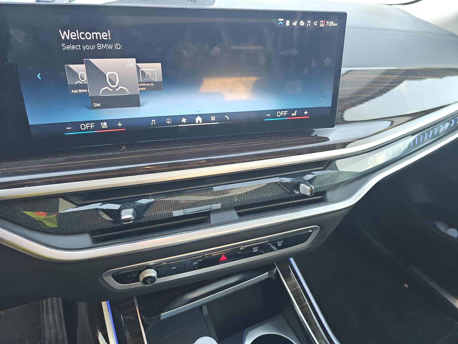 2025 BMW X7 xDrive40i AWD