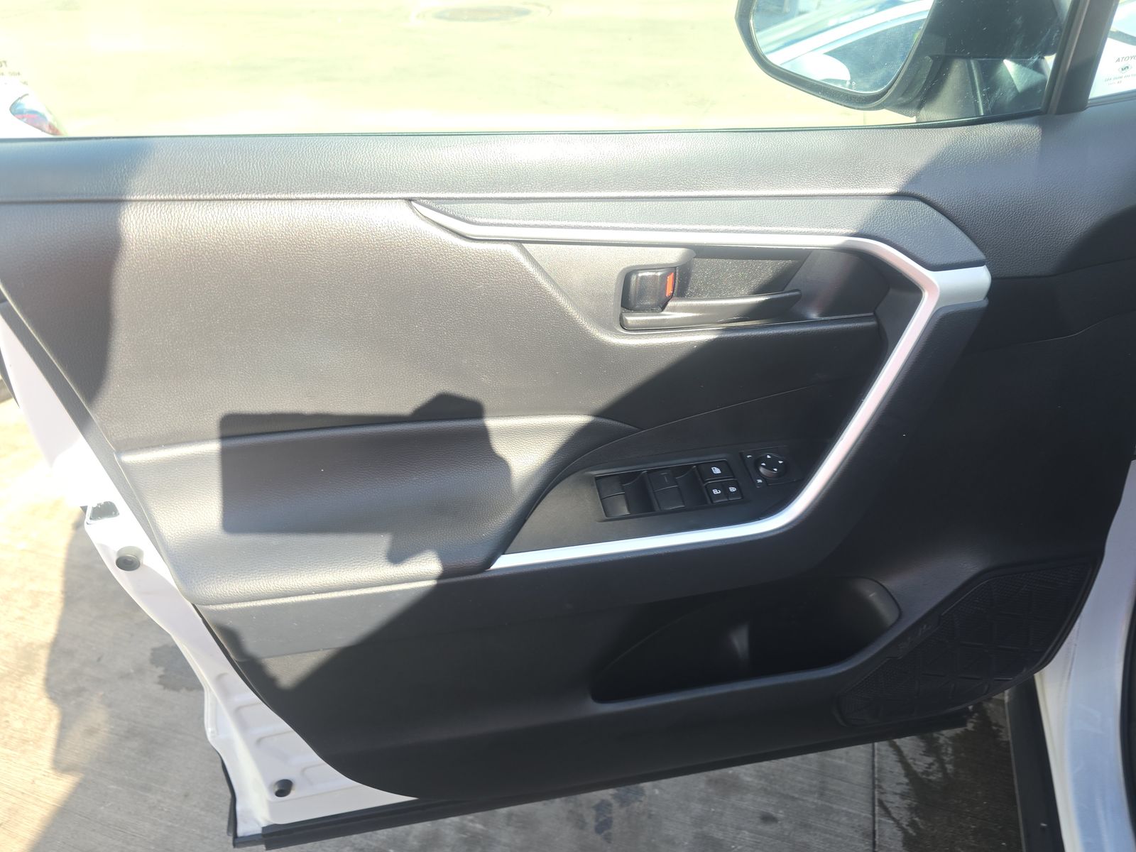 2025 Toyota RAV4 LE FWD