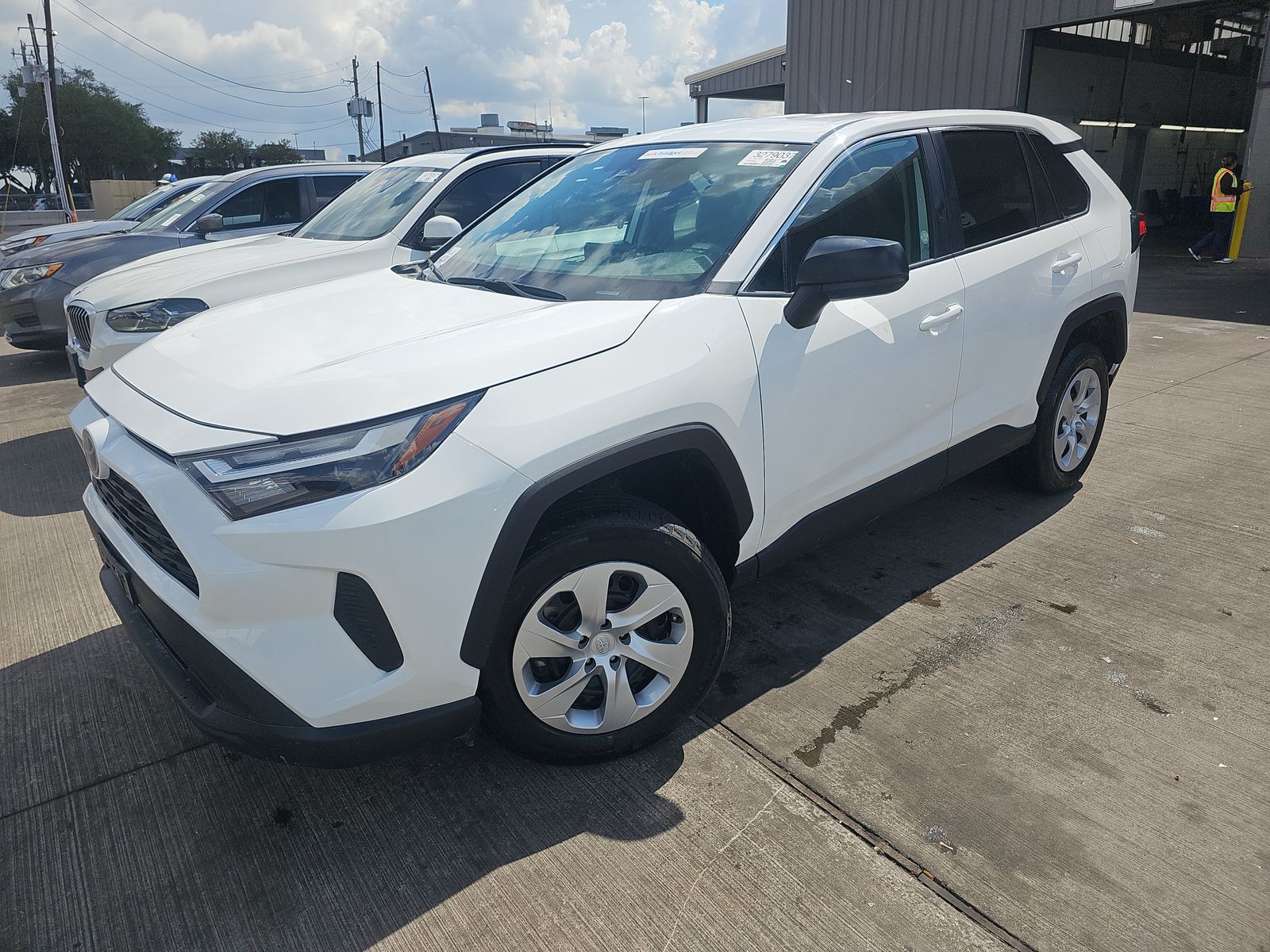2025 Toyota RAV4 LE FWD