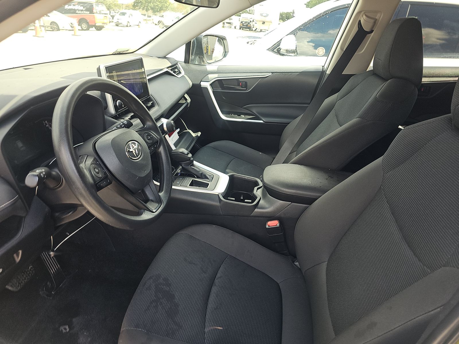 2025 Toyota RAV4 LE FWD