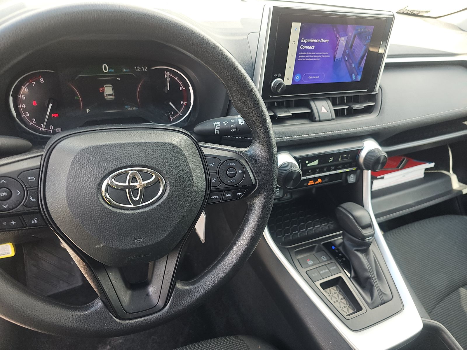2025 Toyota RAV4 LE FWD