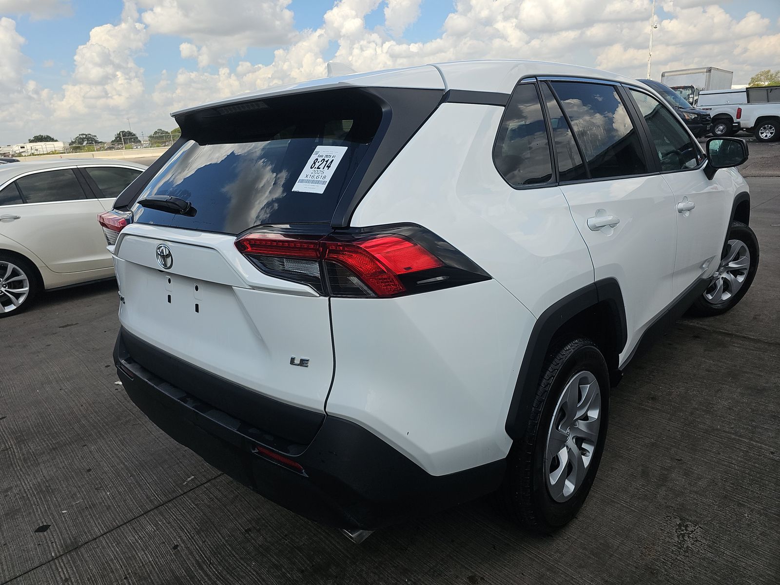 2025 Toyota RAV4 LE FWD