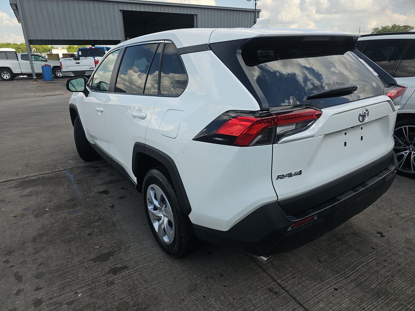 2025 Toyota RAV4 LE FWD