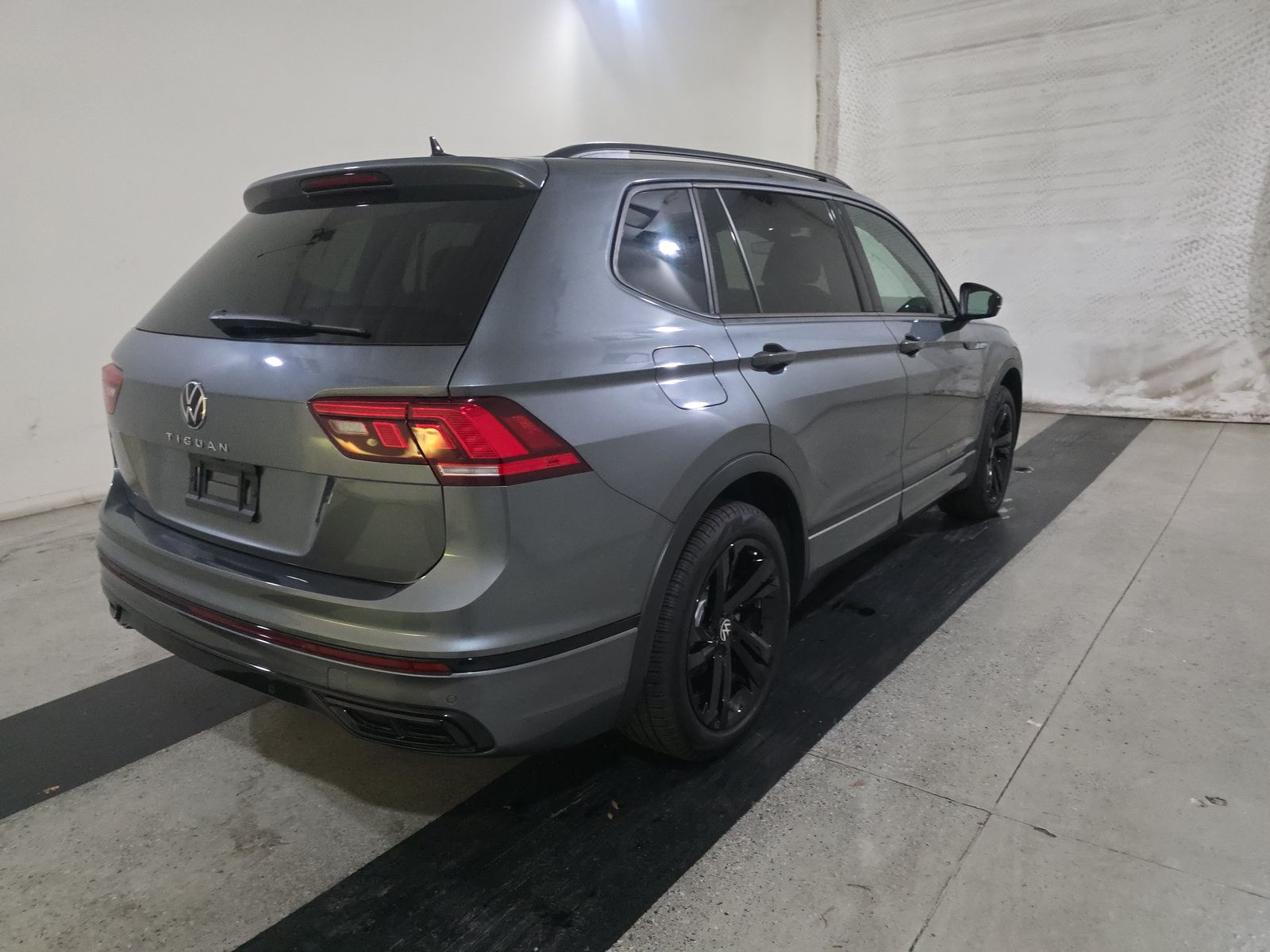 2024 Volkswagen Tiguan 2.0T SE R-Line Black FWD