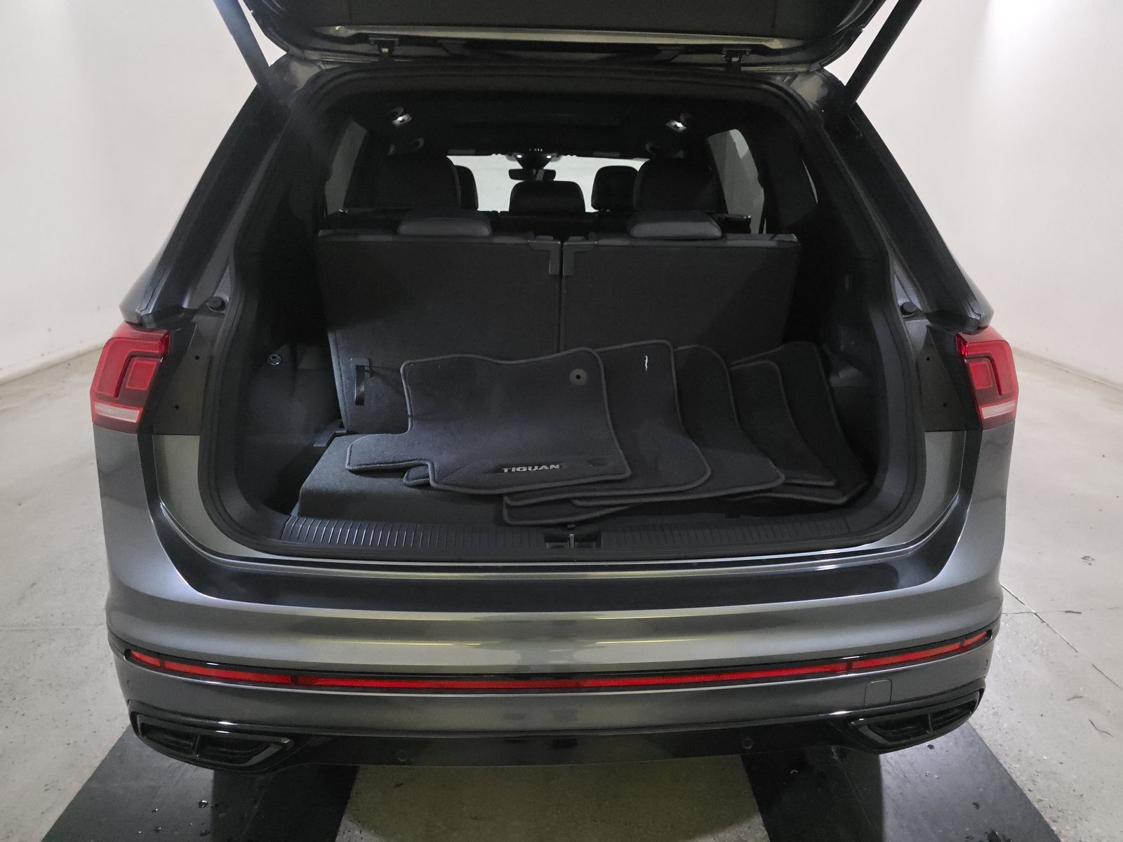 2024 Volkswagen Tiguan 2.0T SE R-Line Black FWD