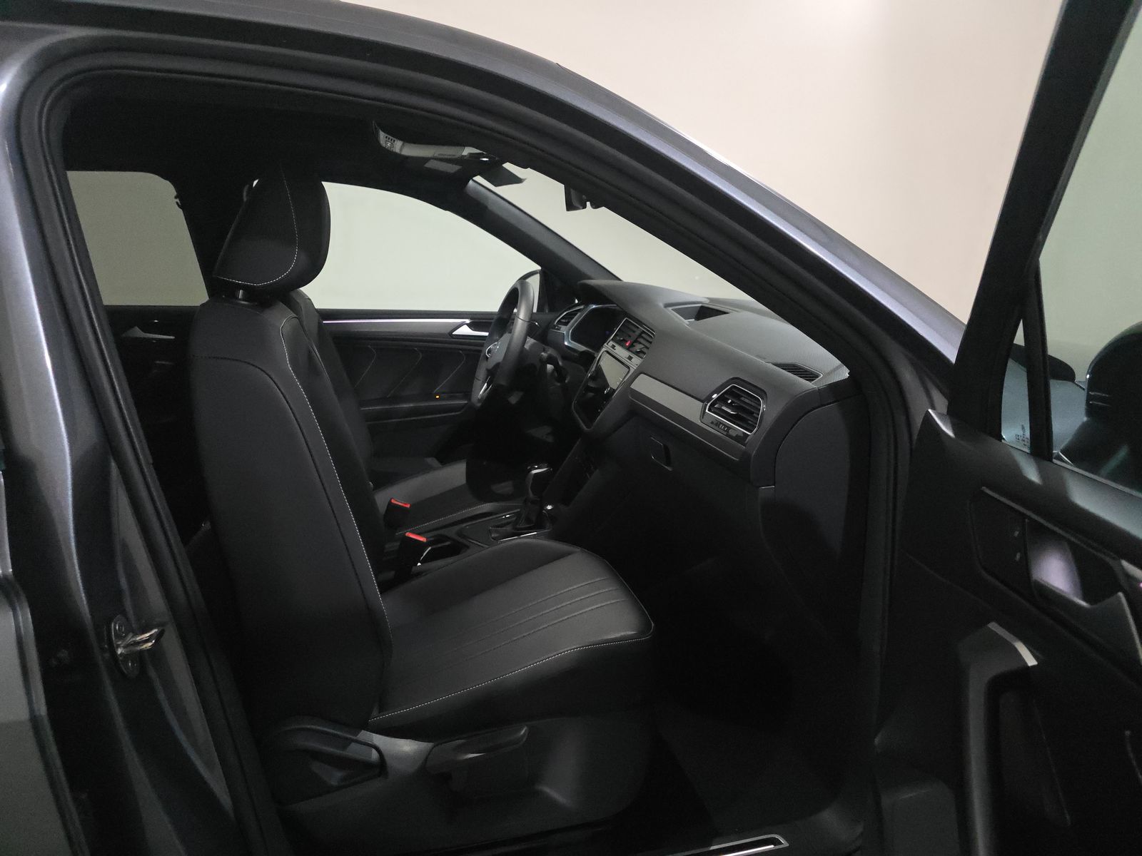 2024 Volkswagen Tiguan 2.0T SE R-Line Black FWD