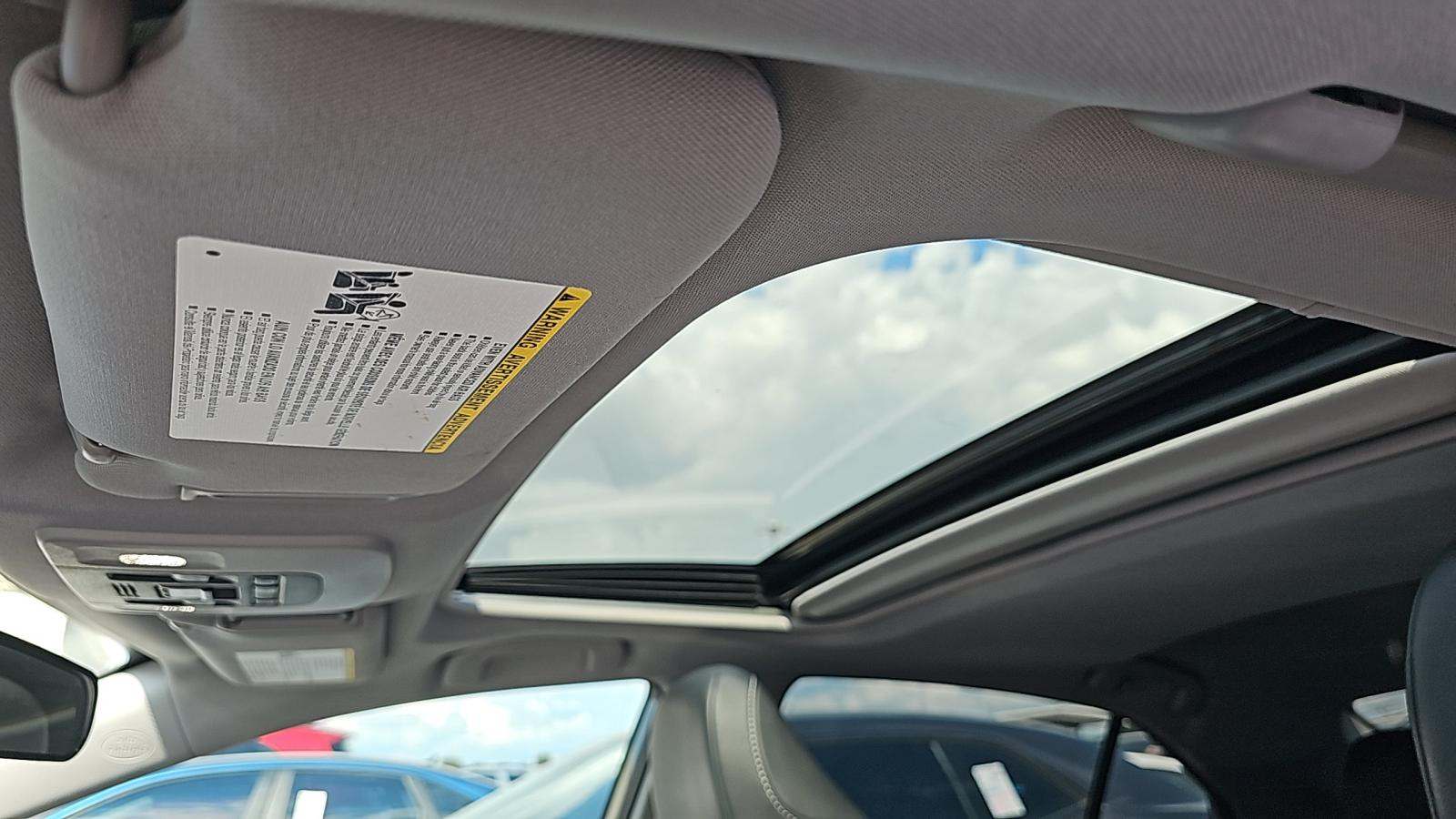 2022 Toyota Camry SE AWD