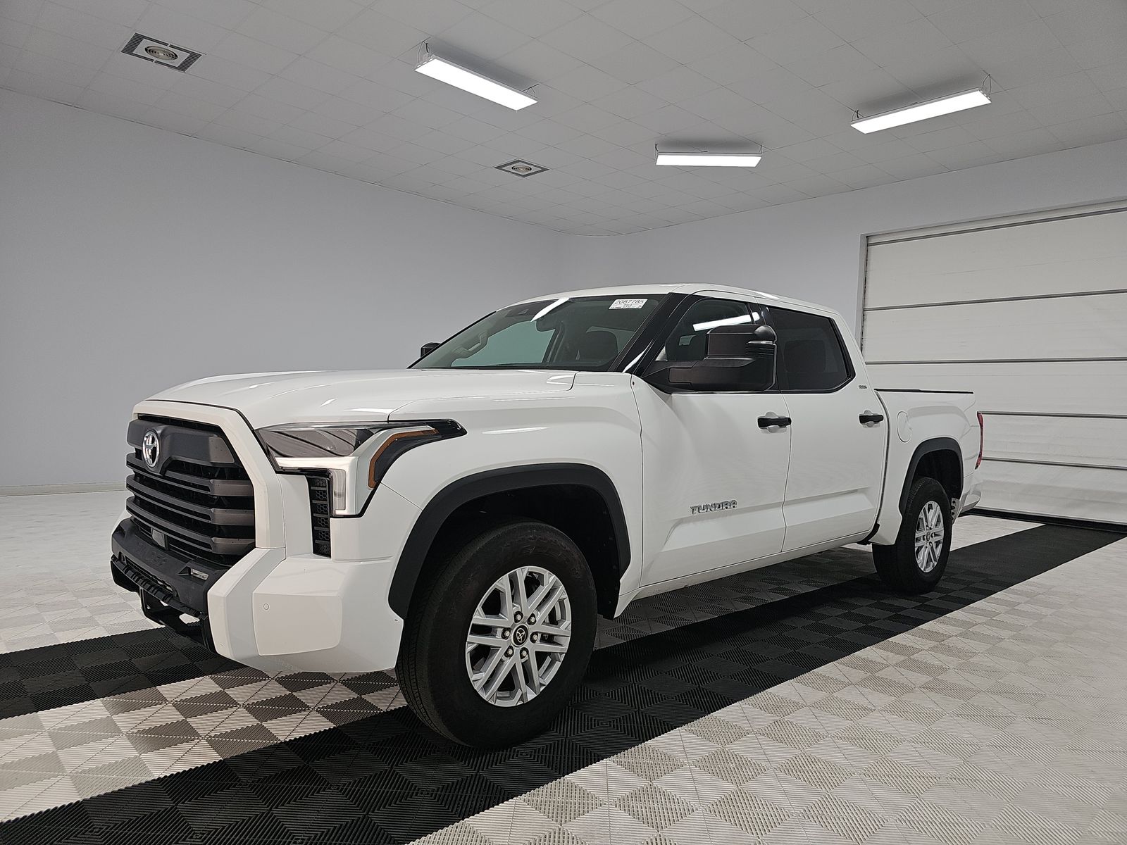 2022 Toyota Tundra SR5 AWD