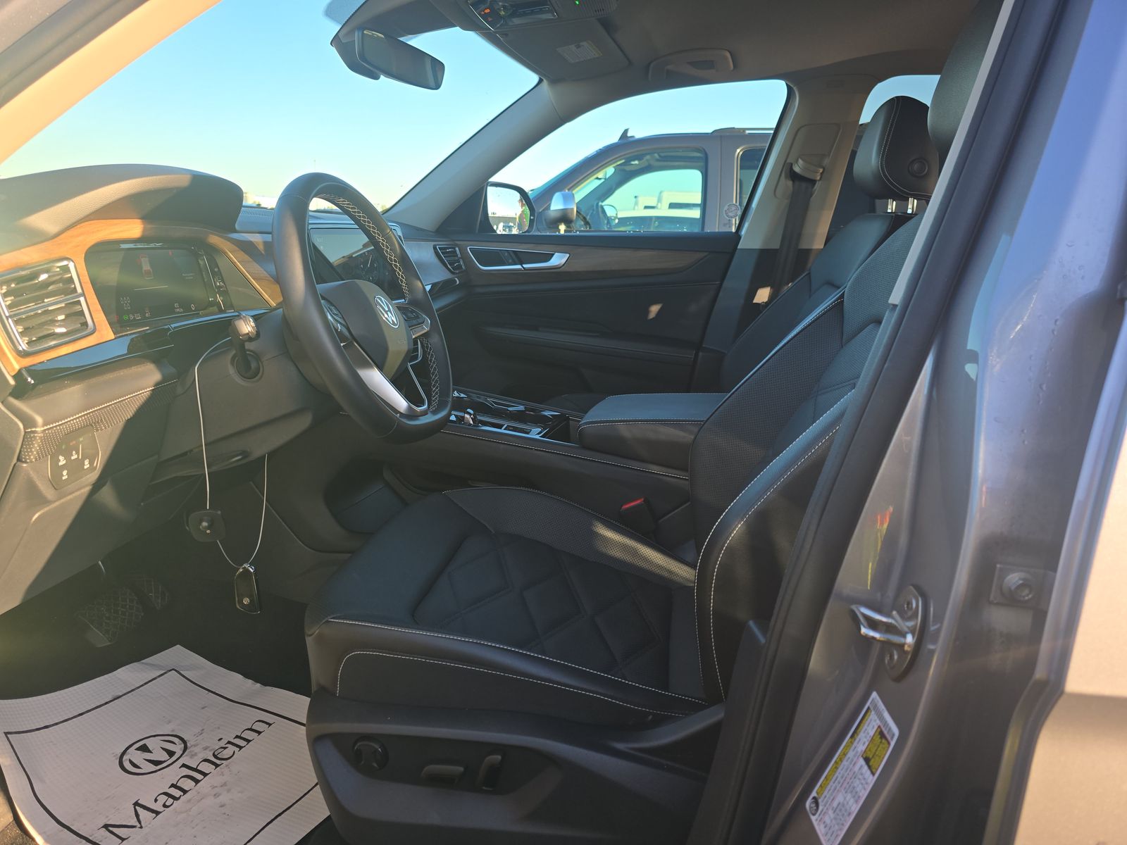 2025 Volkswagen Atlas 2.0T SE FWD