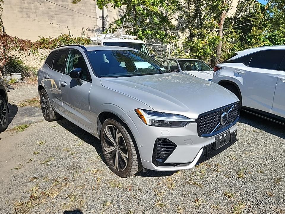 2022 Volvo XC60 Recharge T8 R-Design AWD