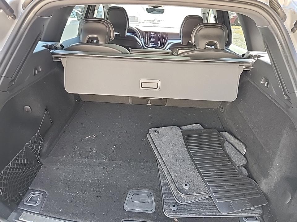 2022 Volvo XC60 Recharge T8 R-Design AWD