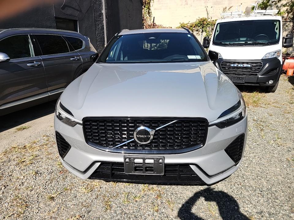2022 Volvo XC60 Recharge T8 R-Design AWD
