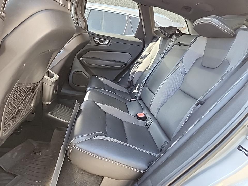 2022 Volvo XC60 Recharge T8 R-Design AWD