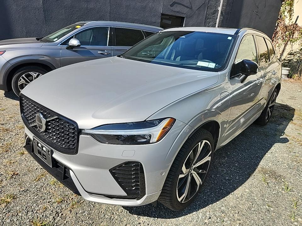 2022 Volvo XC60 Recharge T8 R-Design AWD