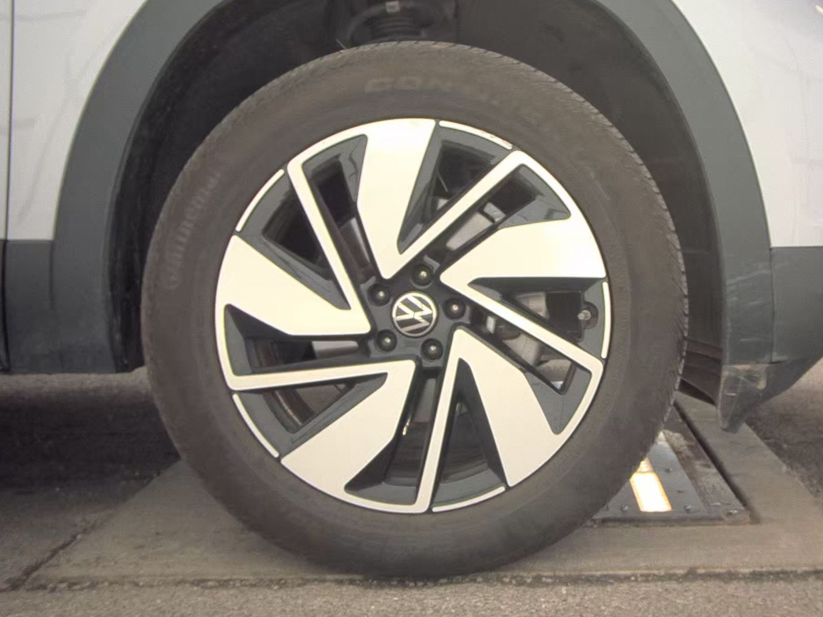 2025 Volkswagen Atlas 2.0T SE FWD