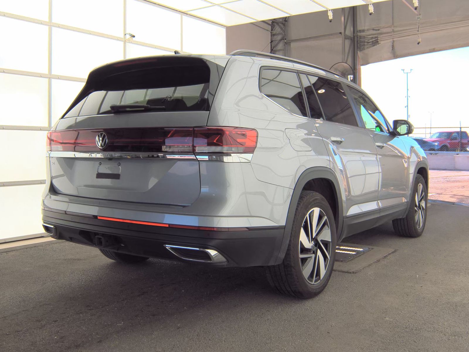 2025 Volkswagen Atlas 2.0T SE FWD