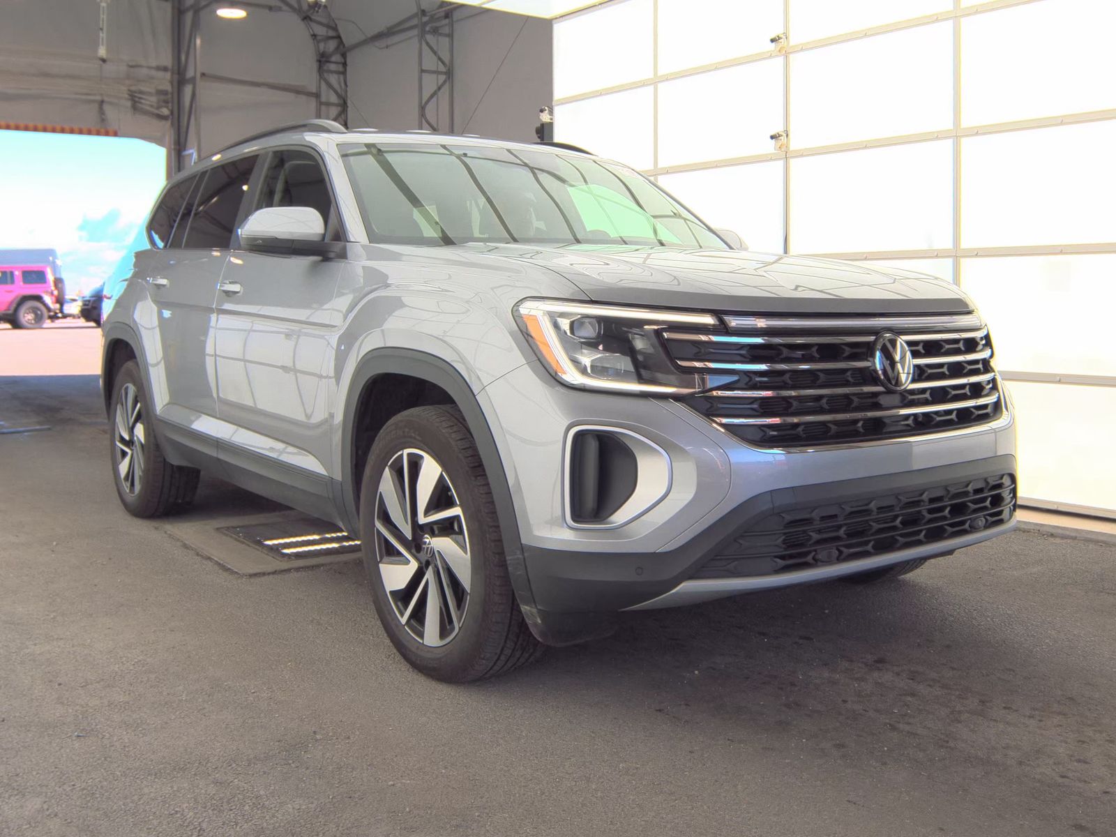 2025 Volkswagen Atlas 2.0T SE FWD