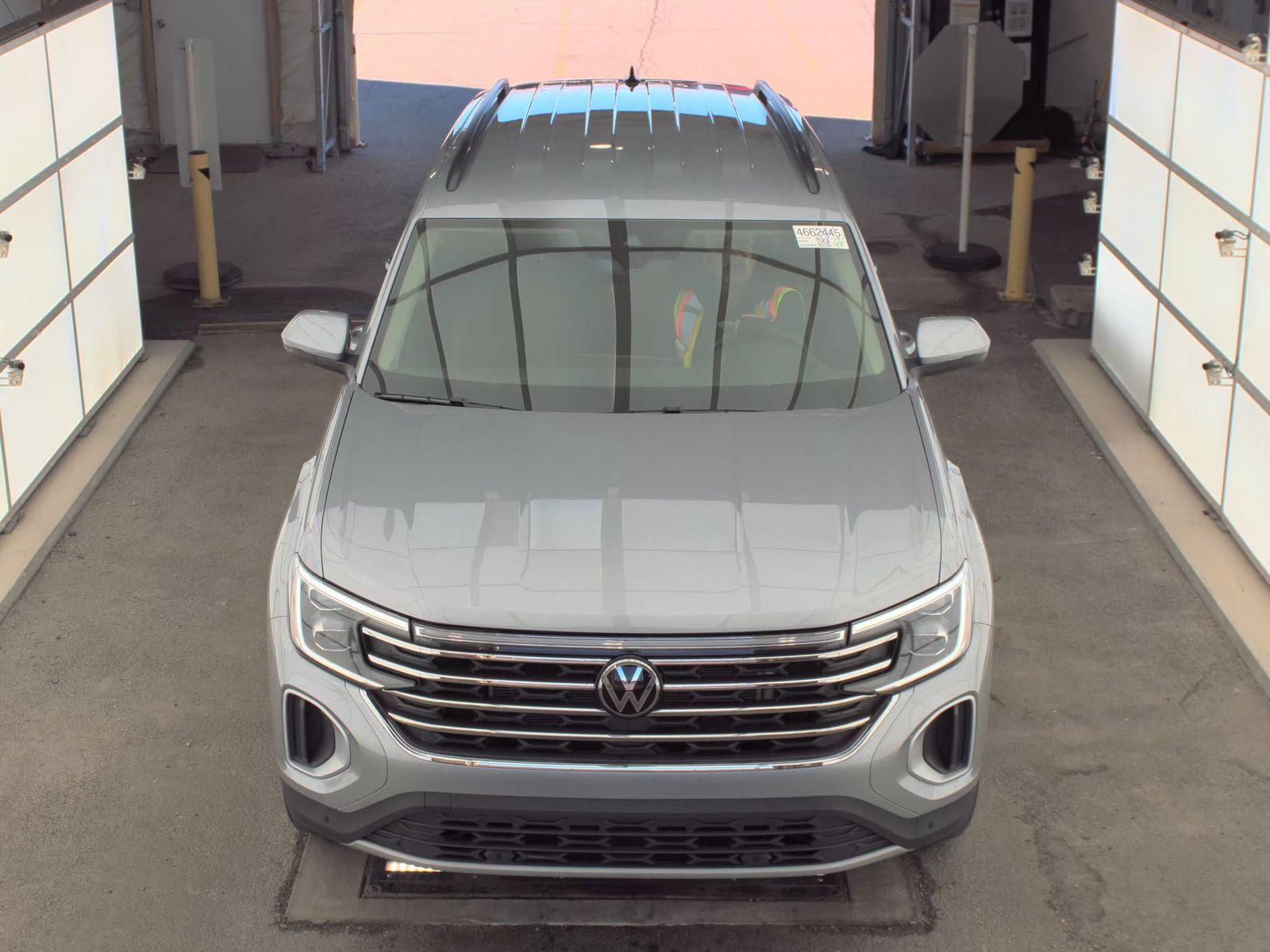 2025 Volkswagen Atlas 2.0T SE FWD