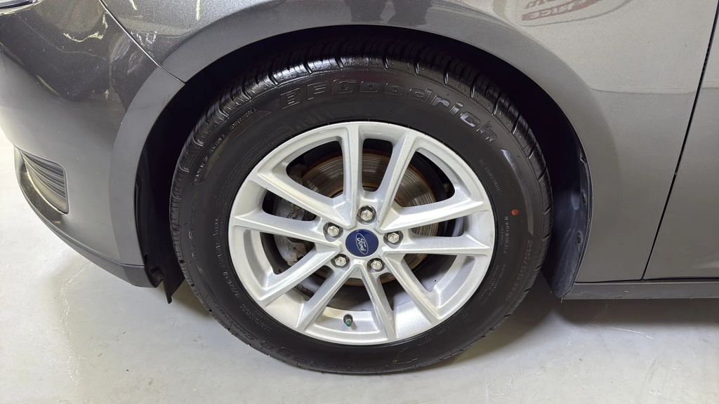 2017 Ford Focus SE FWD