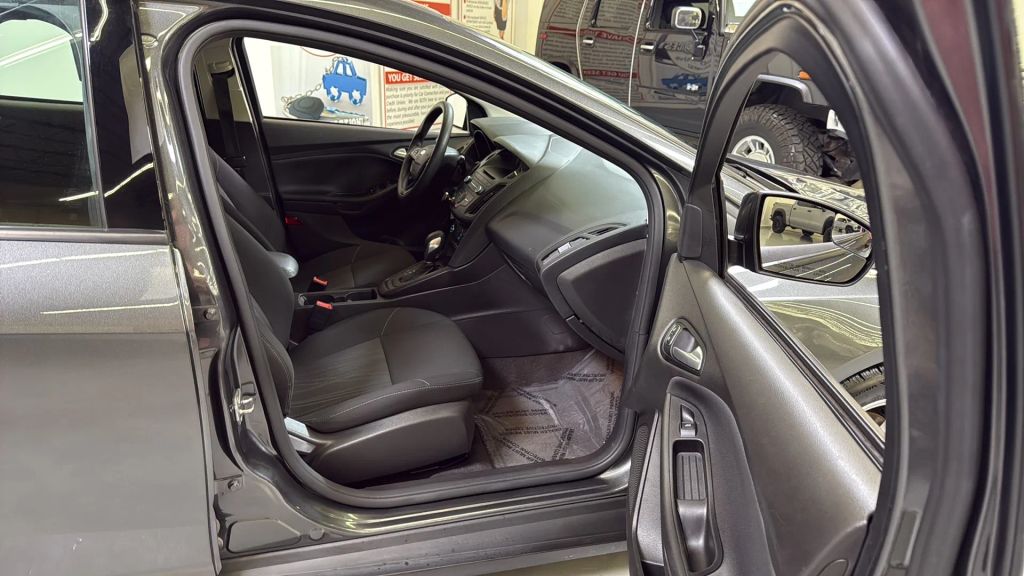 2017 Ford Focus SE FWD