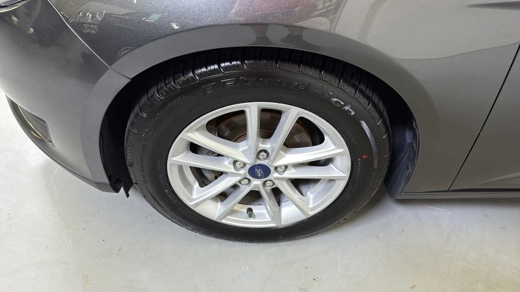 2017 Ford Focus SE FWD