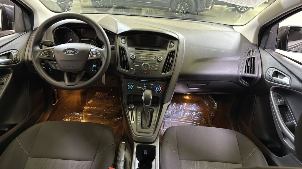 2017 Ford Focus SE FWD