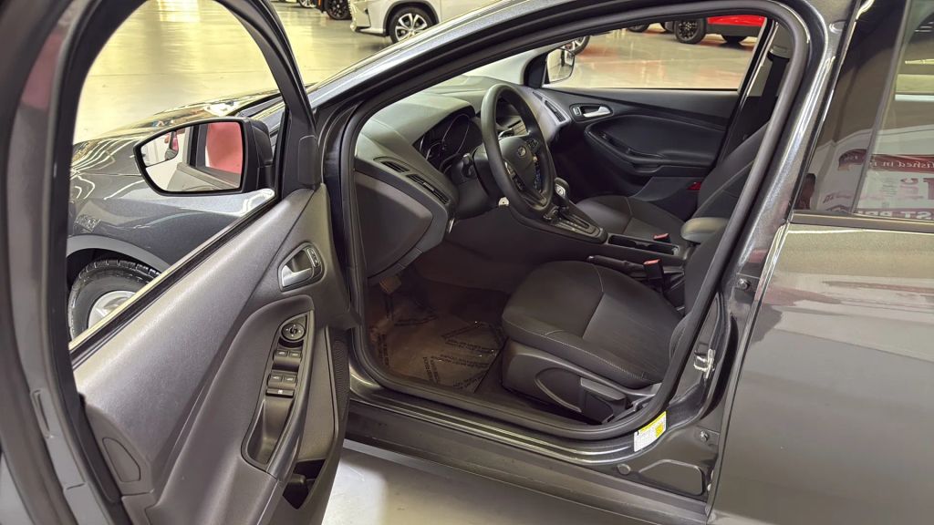 2017 Ford Focus SE FWD