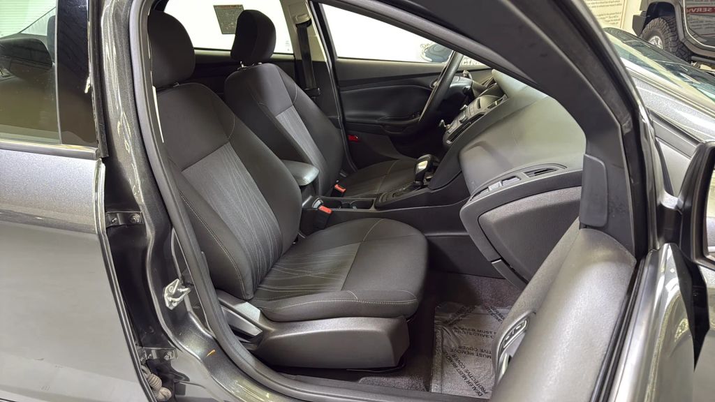 2017 Ford Focus SE FWD