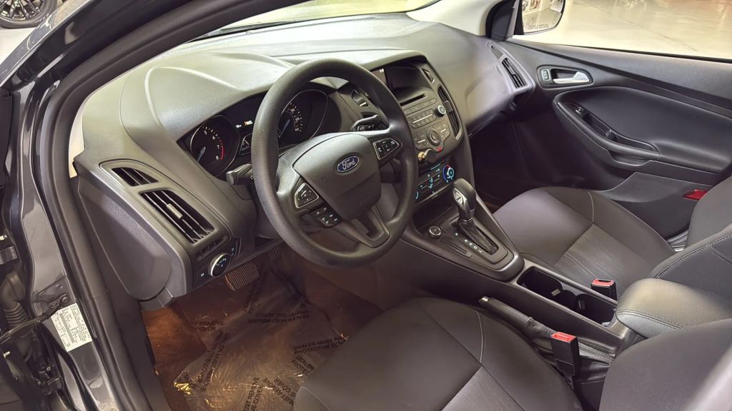 2017 Ford Focus SE FWD