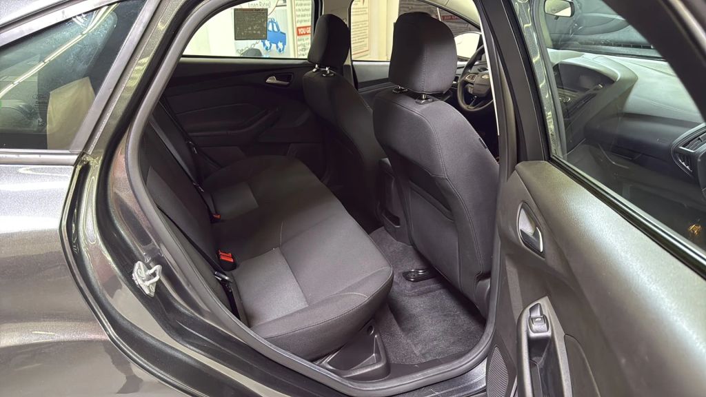 2017 Ford Focus SE FWD