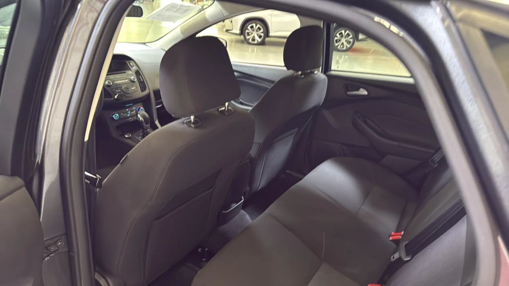 2017 Ford Focus SE FWD