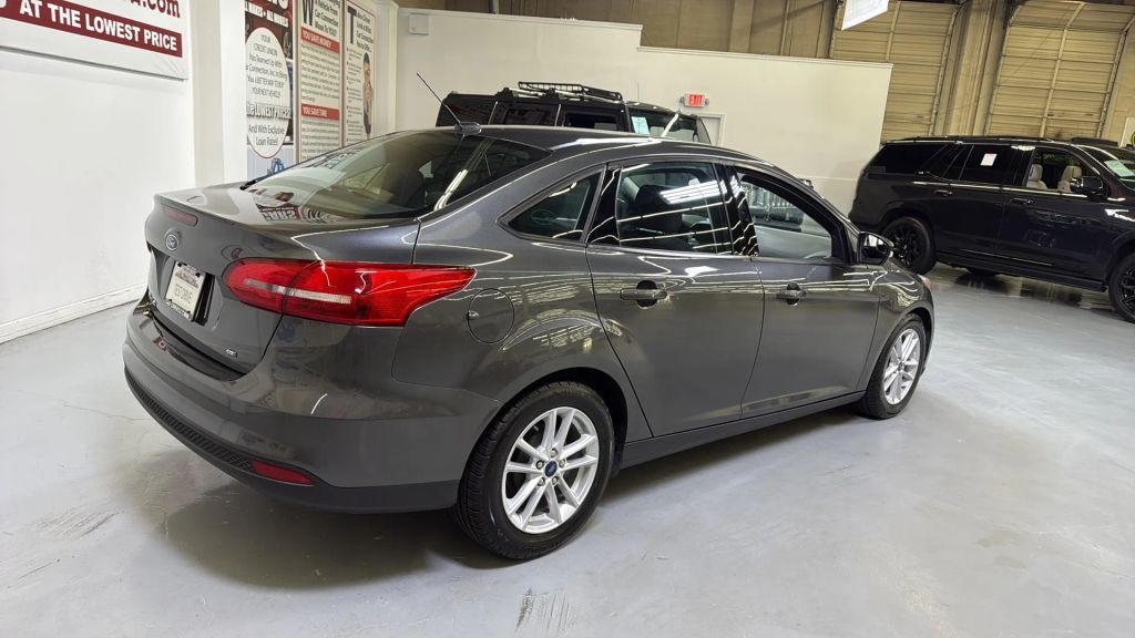 2017 Ford Focus SE FWD