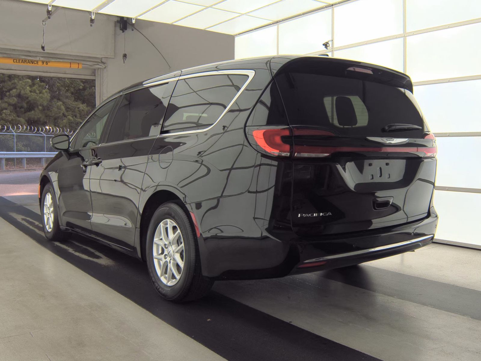 2025 Chrysler Pacifica Select FWD