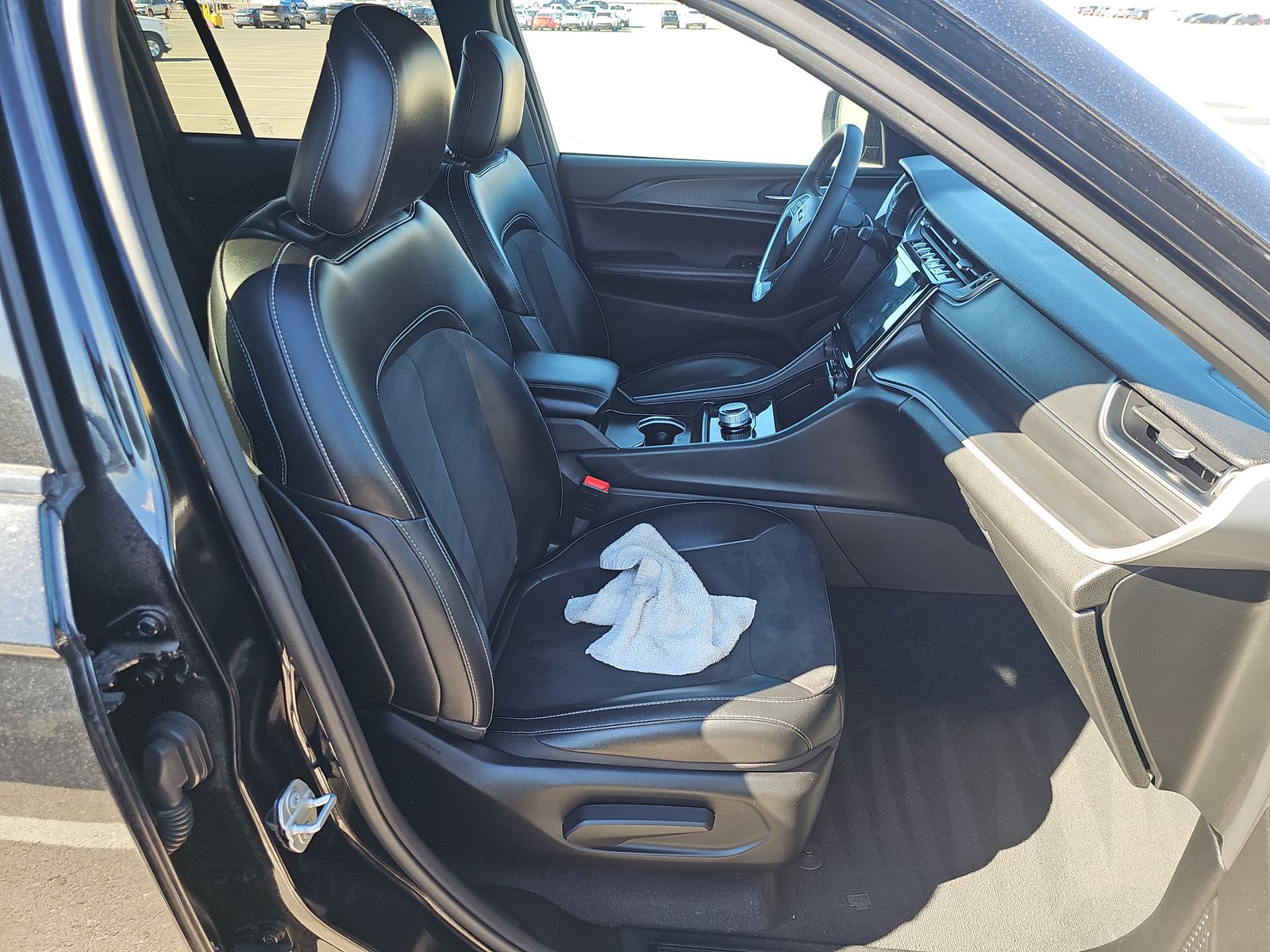 2024 Jeep Grand Cherokee Altitude AWD