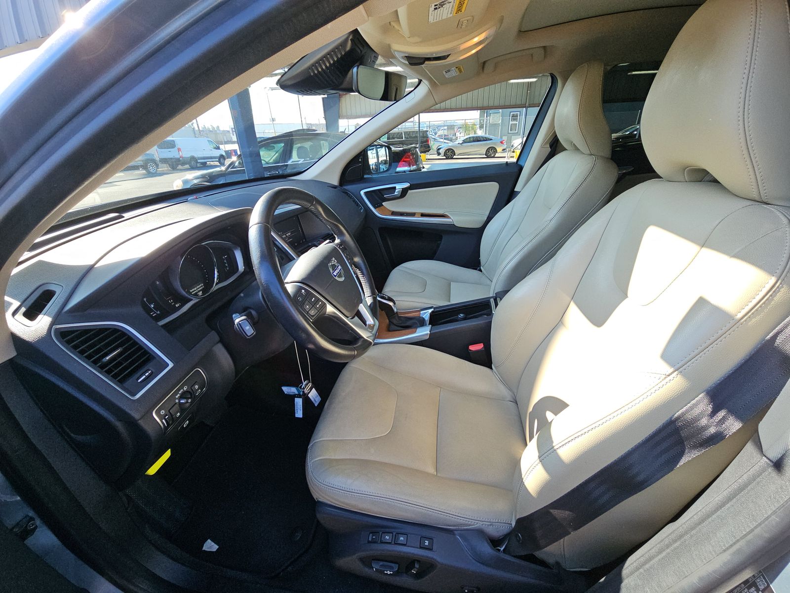 2017 Volvo XC60 T5 Inscription FWD