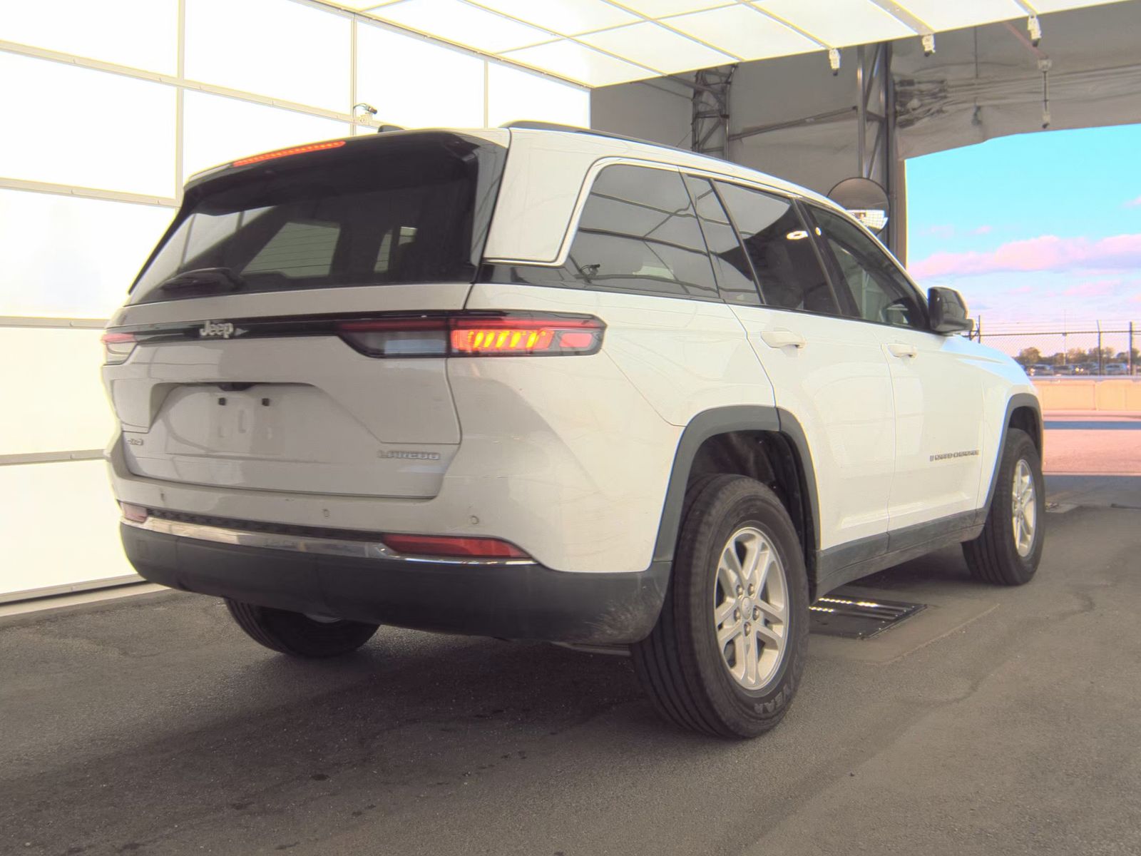 2024 Jeep Grand Cherokee Laredo AWD