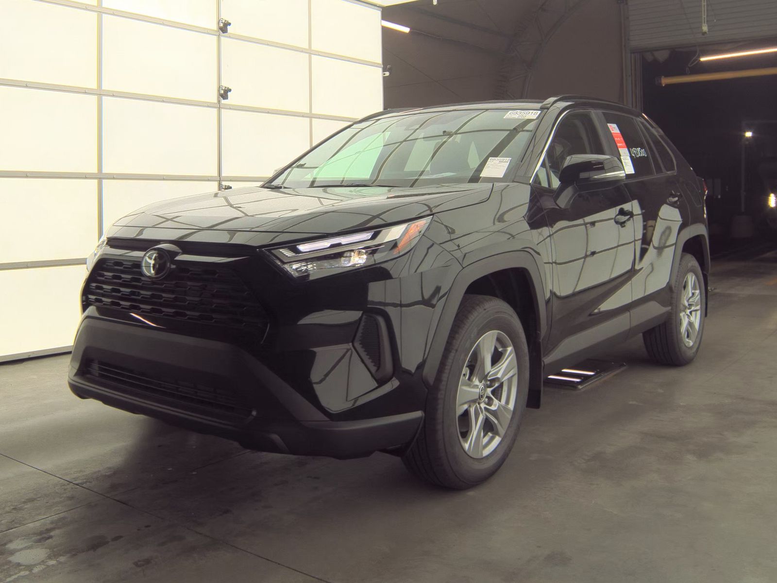 2025 Toyota RAV4 XLE FWD
