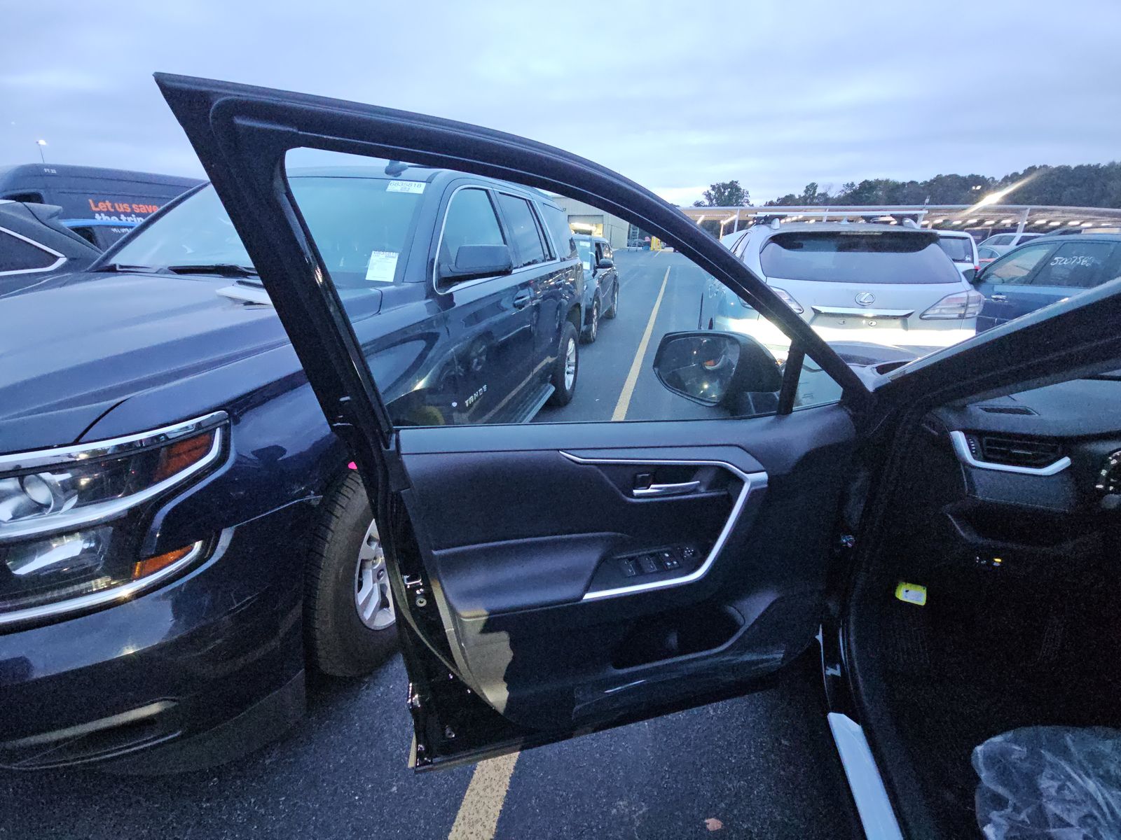 2025 Toyota RAV4 XLE FWD