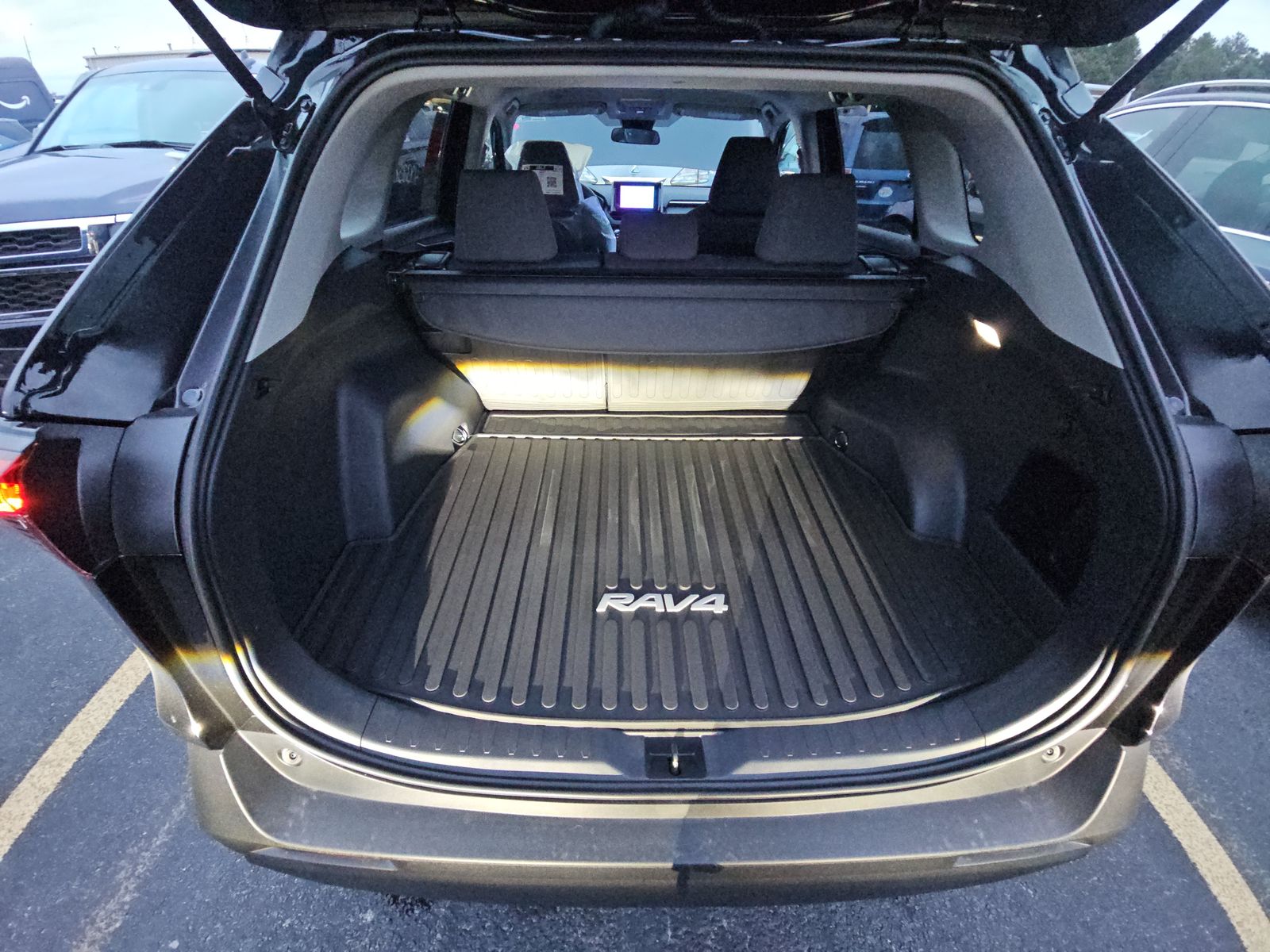 2025 Toyota RAV4 XLE FWD