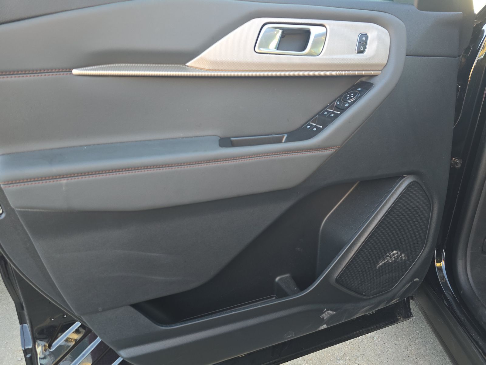 2025 Ford Explorer Active AWD